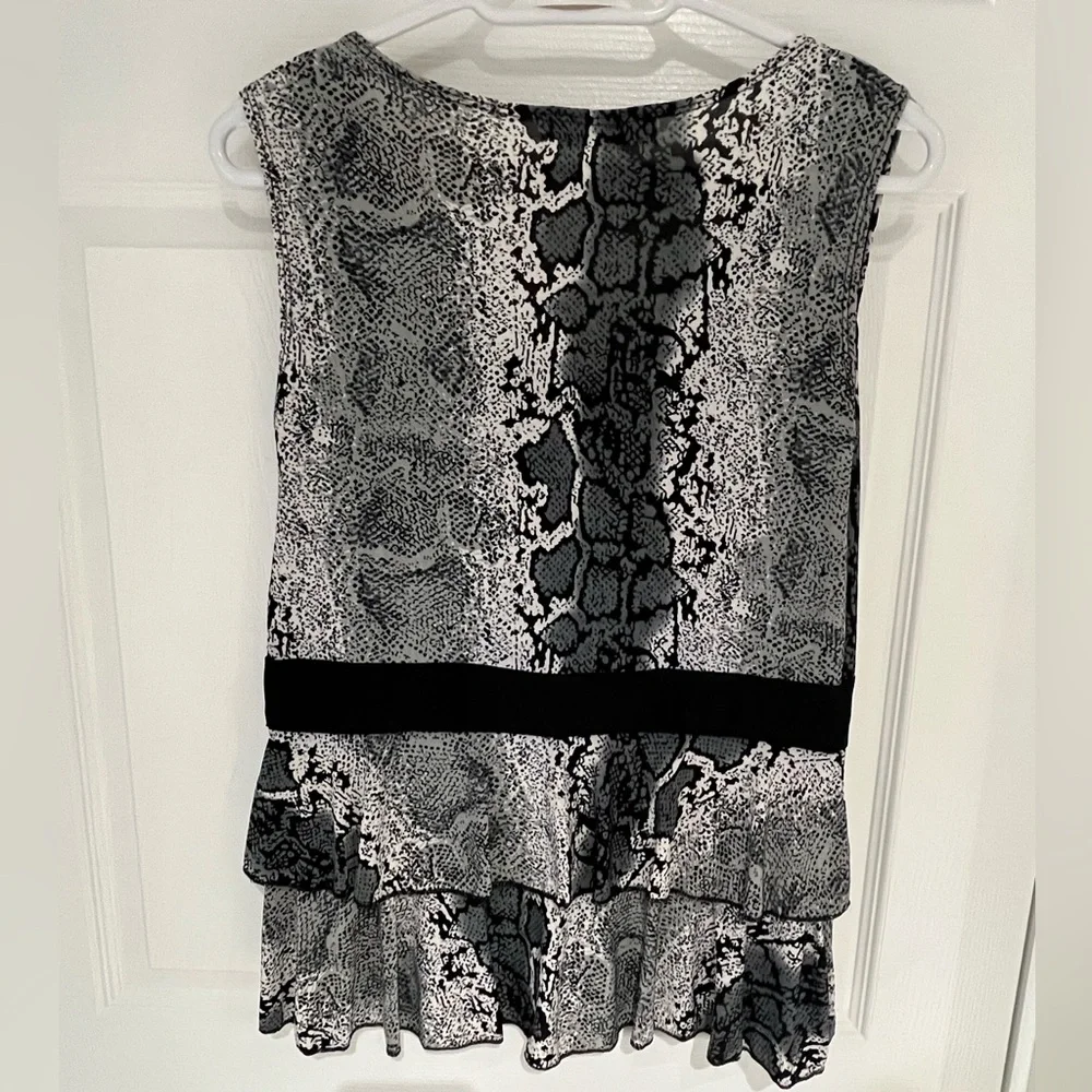 Top Casa Donna Sleeveless 
Animal print gray/cream/black/
Size Med stretchy
New - Picture 4 of 4